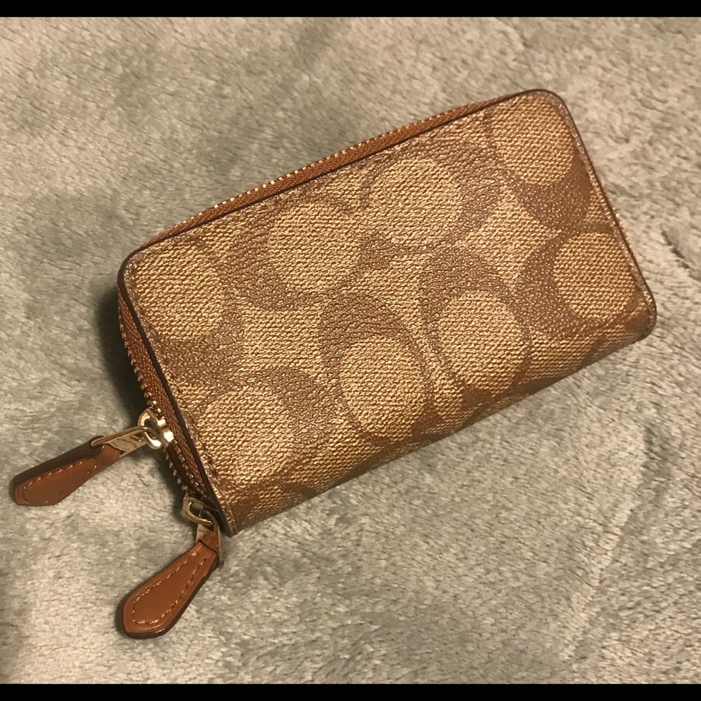Coach Mini Wallet - Picture 7 of 8